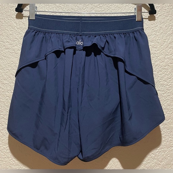 Alo Yoga NWT Match Point Women's Navy Shorts Size M - Picture 5 of 8